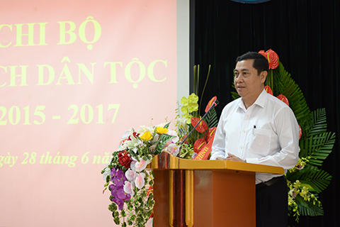 Thứ trưởng, Phó Chủ nhiệm Sơn Phước Hoan phát biểu tại Đại hội.